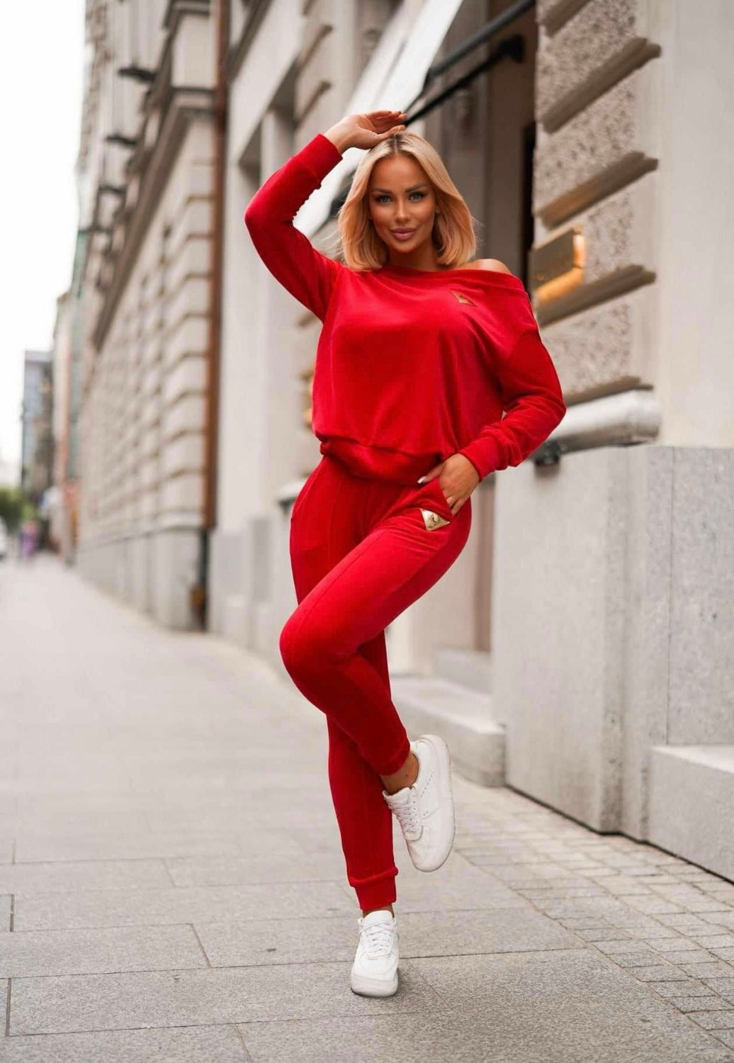 ✨ Exclusive Women's Velour Tracksuit with Gold Detail – Red