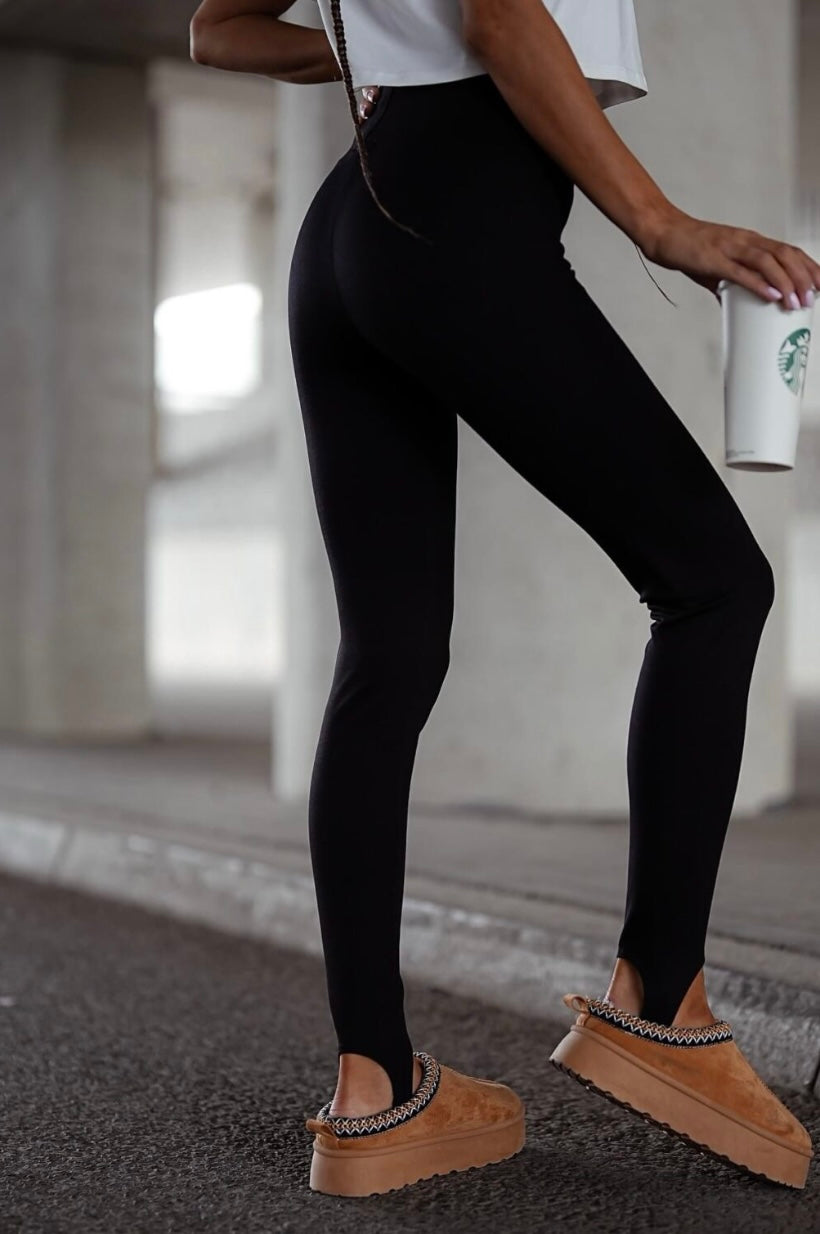 Me Gusta High-Waisted Stirrup Leggings