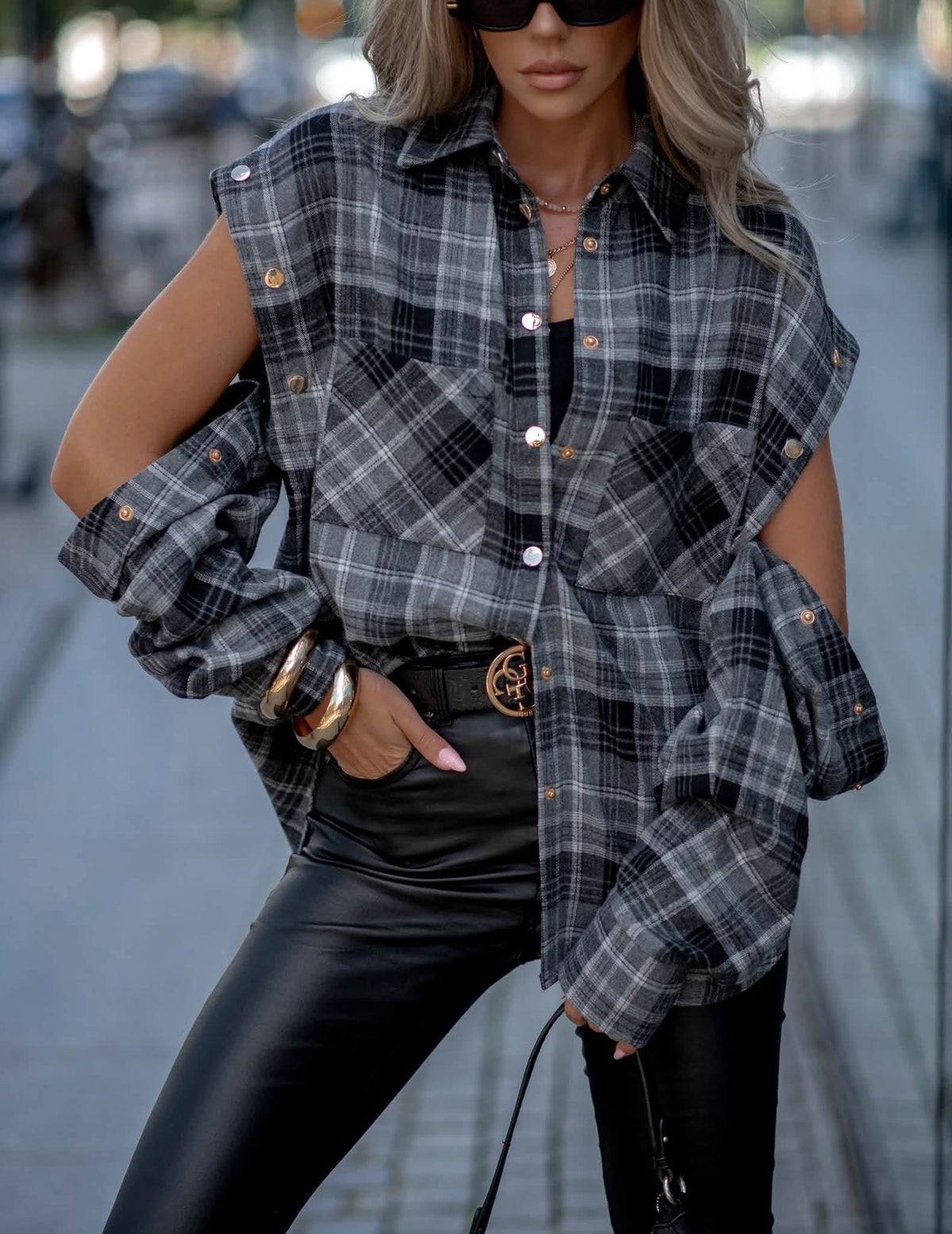 Gird BASARI – Oversize Plaid Flannel Shirt with Detachable Sleeves
