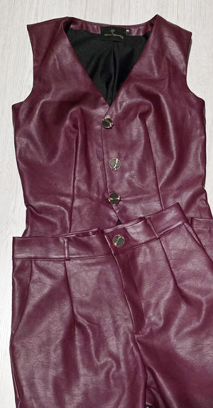 Fitted Faux Leather Trousers in Wine