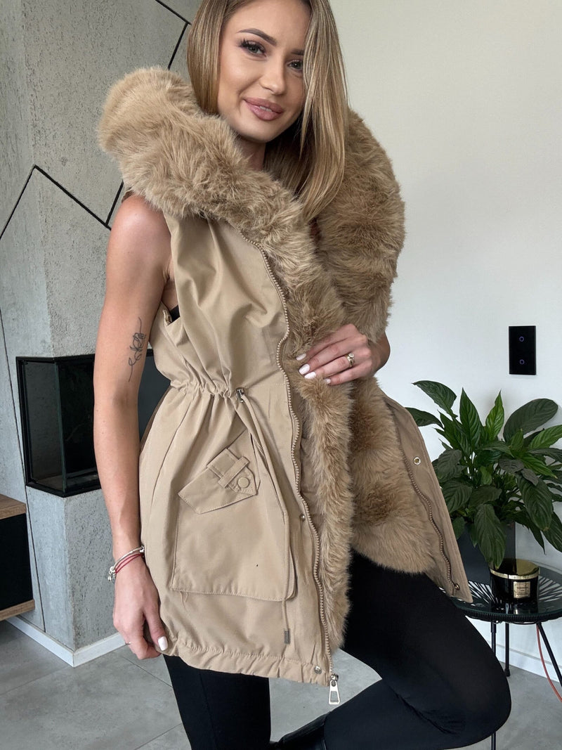 Luxe Beige Vest With Detachable Faux Fur