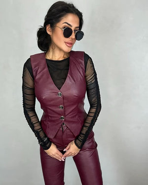 Fitted Faux Leather Trousers in Wine