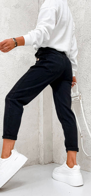 Black Mom Fit Jeans With Decorative Buttons