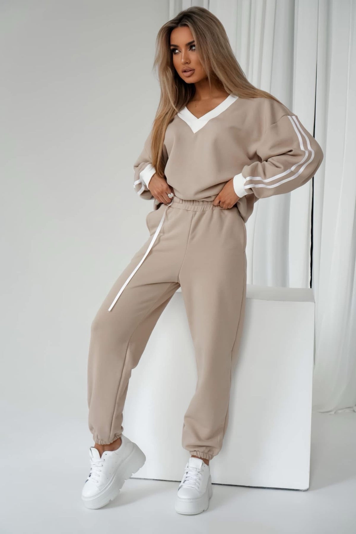 Laki Oversized V-Neck Tracksuit