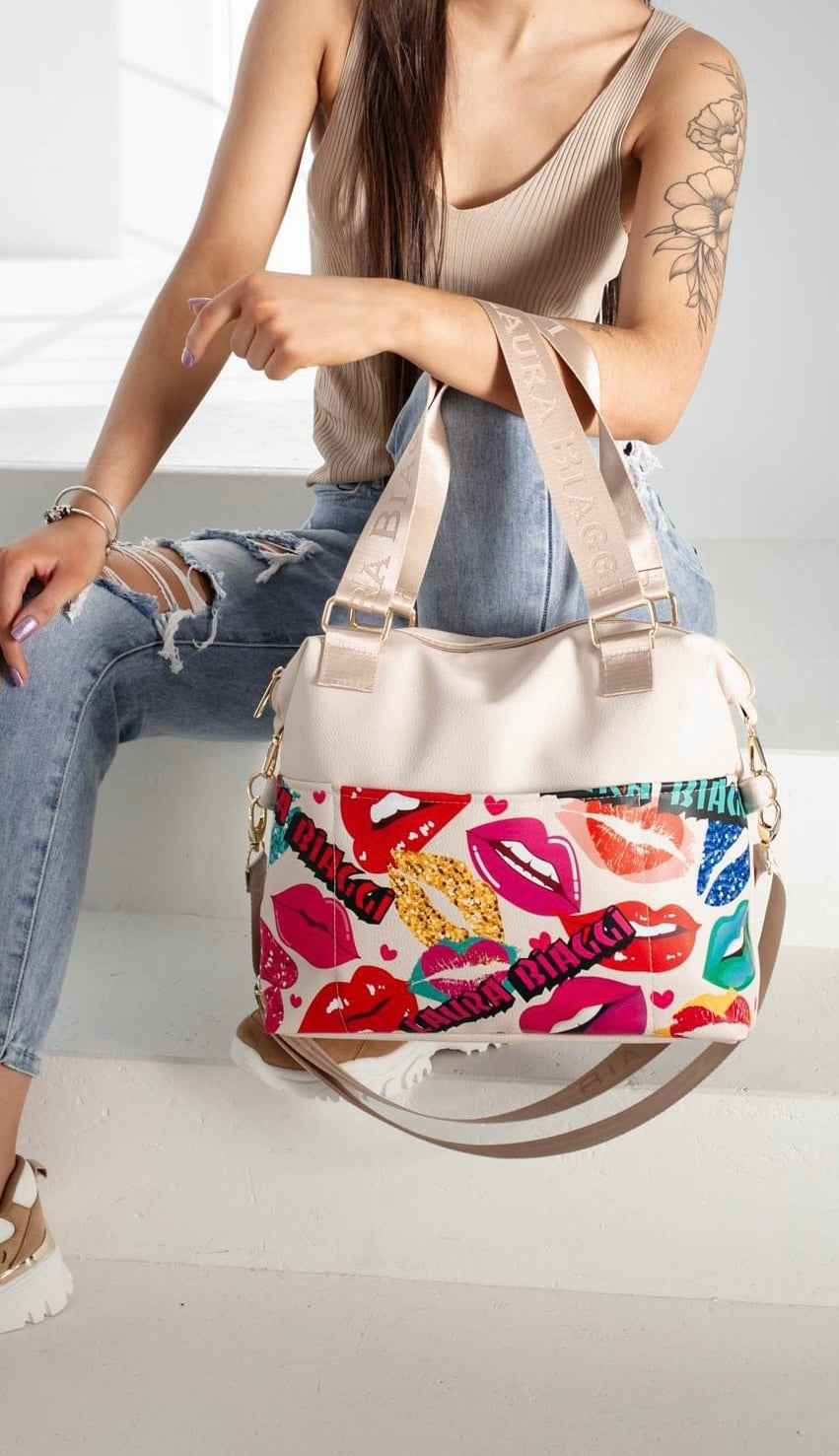 Handbag With Lips Applique