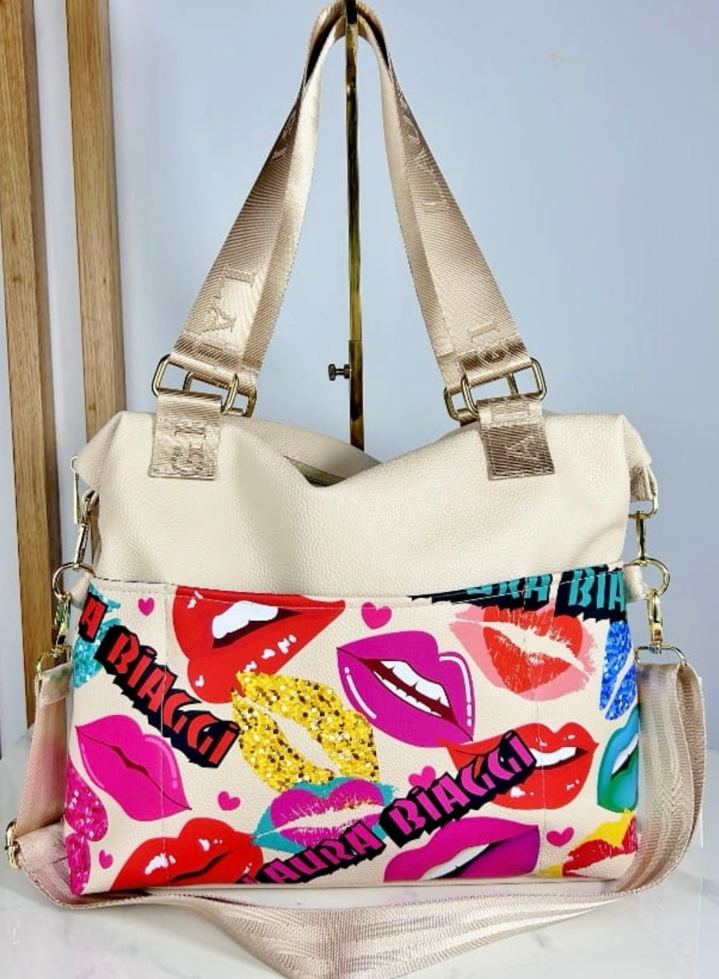 Handbag With Lips Applique